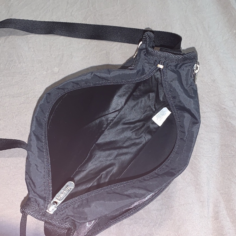 COPY - LeSportsac black nylon vintage crossbody bag - Picture 3 of 5